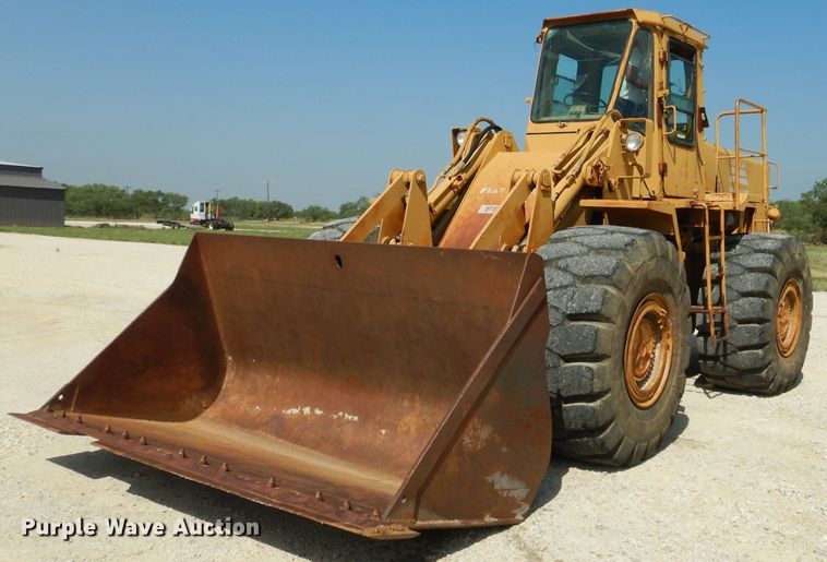 image for item HC9063 1981 Fiat-Allis FR20  wheel loader