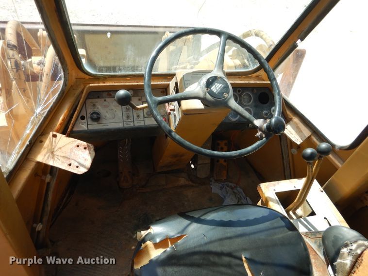 image for item HC9063 1981 Fiat-Allis FR20  wheel loader