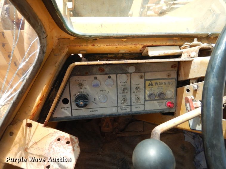 image for item HC9063 1981 Fiat-Allis FR20  wheel loader