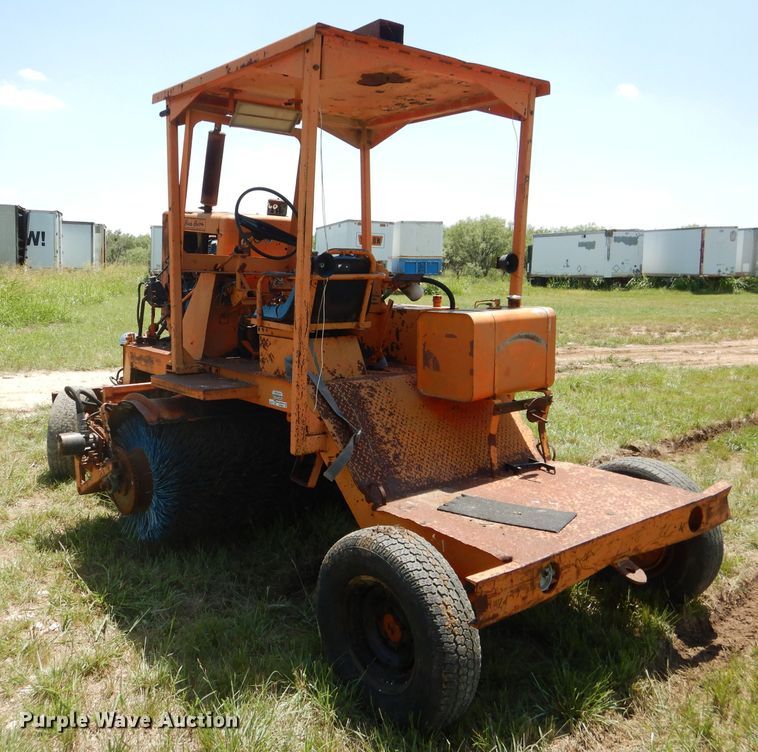 image for item HC9068 Broce BSD444i 6005-A  broom