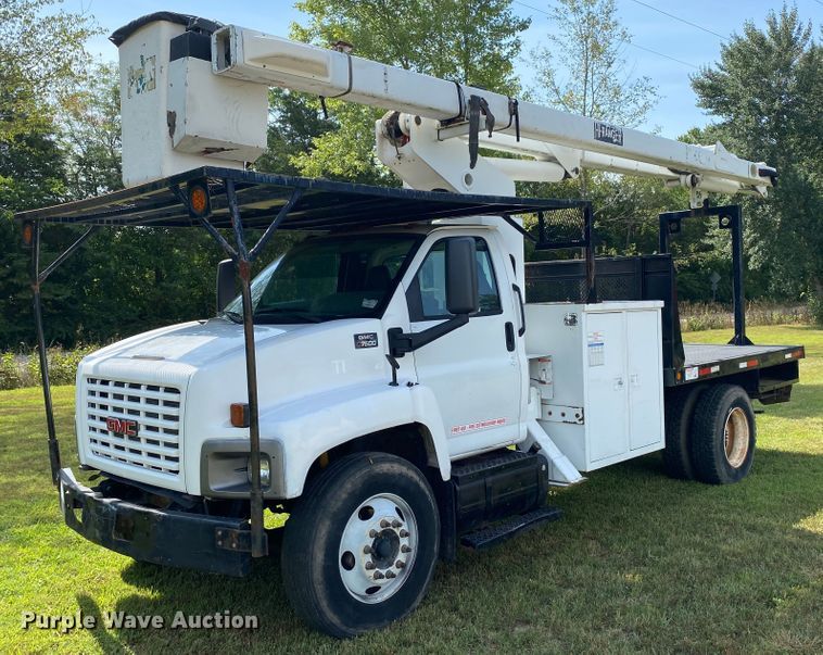 image for item HG9117 2005 GMC C7500  bucket truck