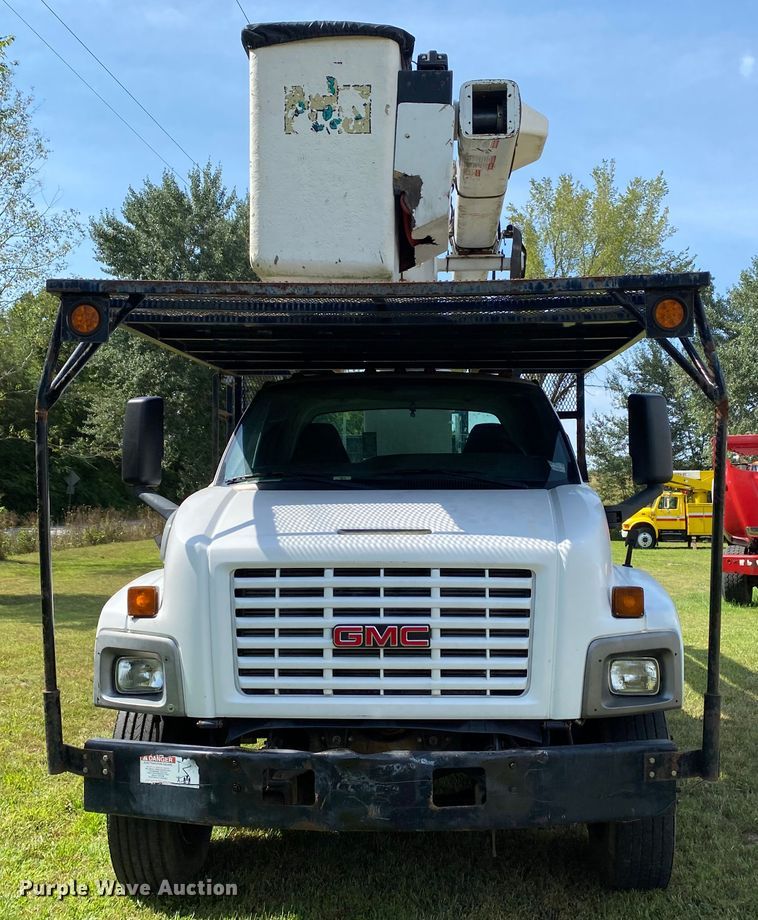 image for item HG9117 2005 GMC C7500  bucket truck