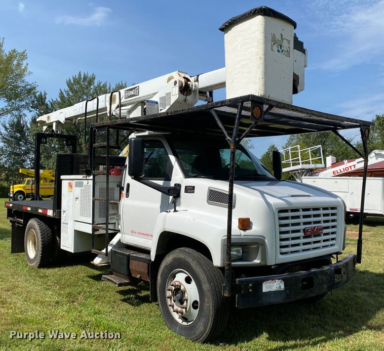 image for item HG9117 2005 GMC C7500  bucket truck