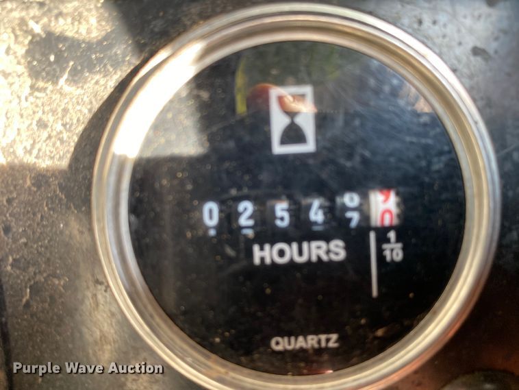 image for item HG9117 2005 GMC C7500  bucket truck