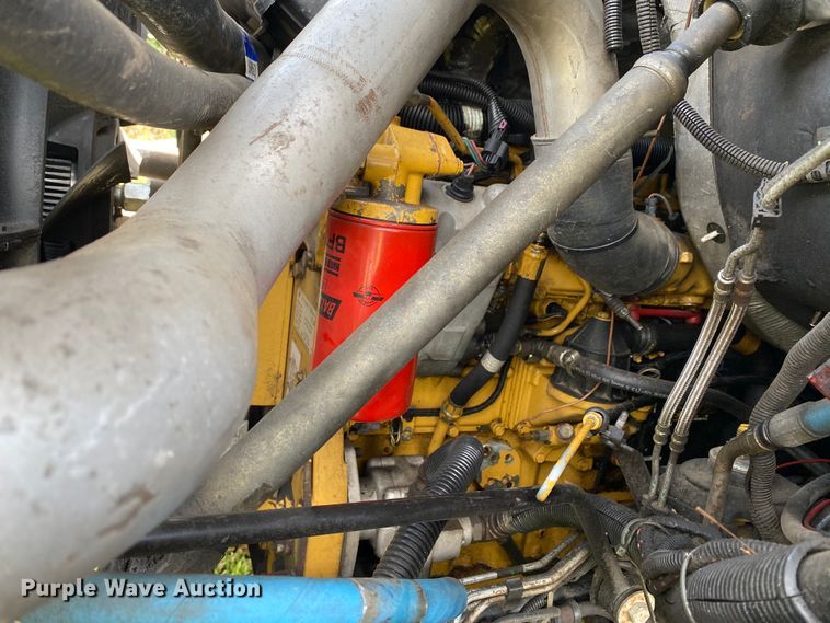 image for item HG9117 2005 GMC C7500  bucket truck