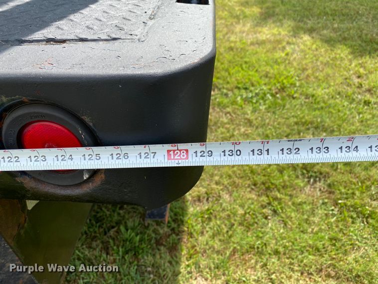 image for item HG9117 2005 GMC C7500  bucket truck