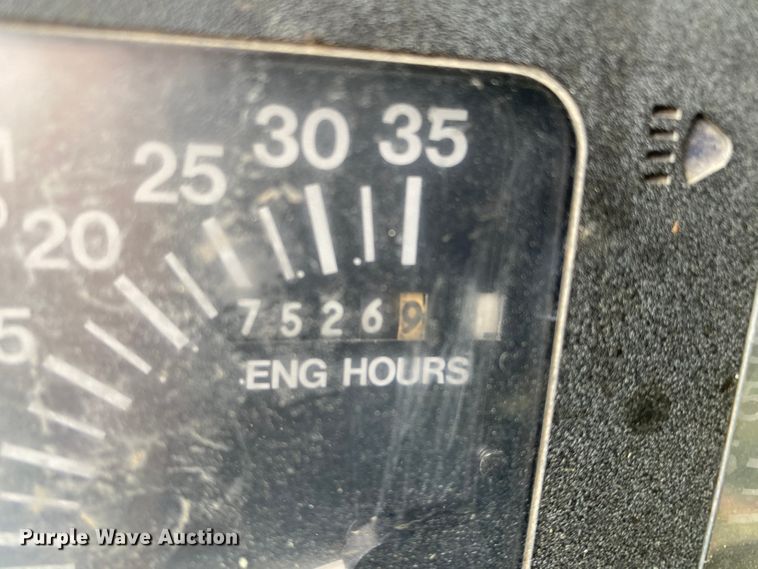 image for item HG9118 1991 International 4900  digger derrick truck