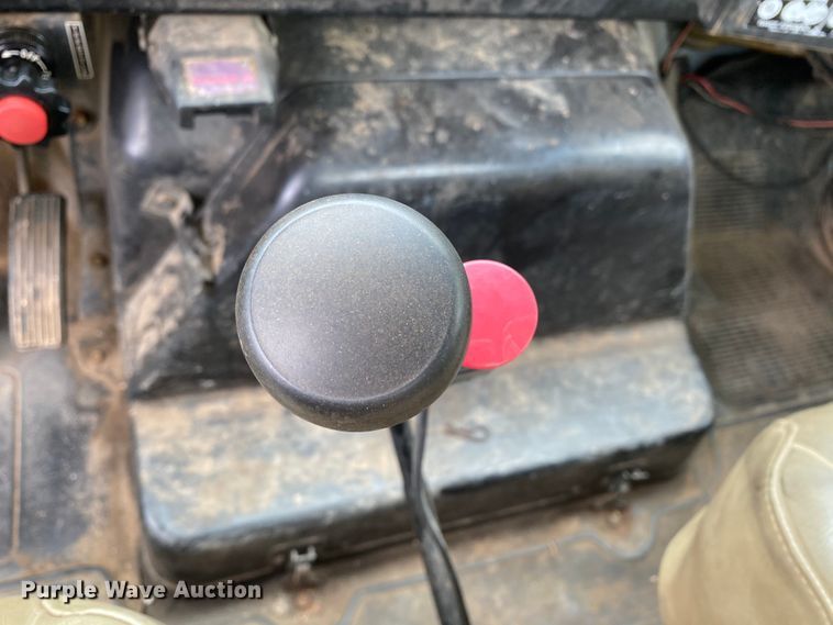 image for item HG9118 1991 International 4900  digger derrick truck