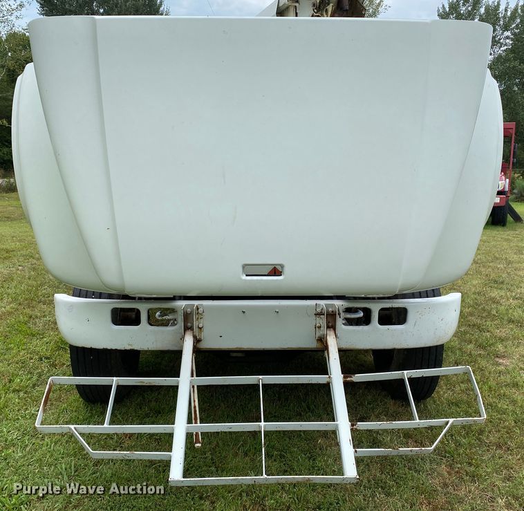 image for item HG9118 1991 International 4900  digger derrick truck