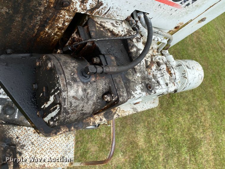 image for item HG9118 1991 International 4900  digger derrick truck