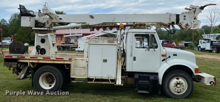 image for item HG9119 2001 International 4700  digger derrick truck