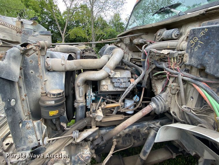 image for item HG9119 2001 International 4700  digger derrick truck