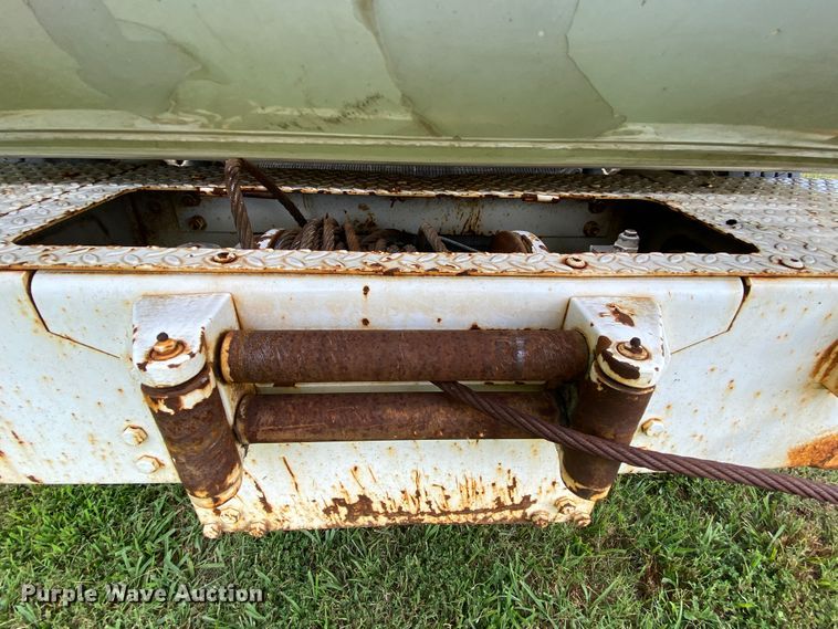 image for item HG9119 2001 International 4700  digger derrick truck