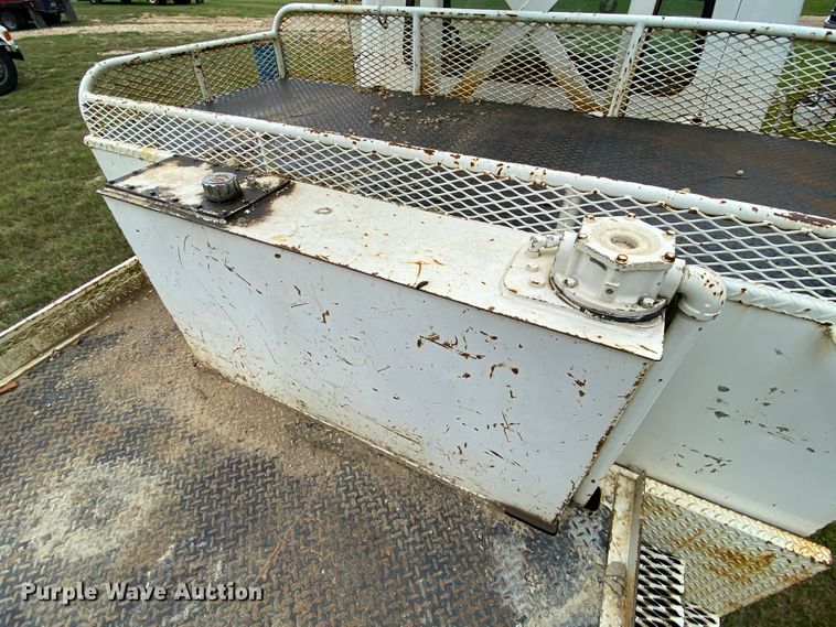 image for item HG9119 2001 International 4700  digger derrick truck