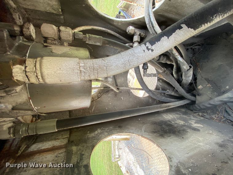 image for item HG9119 2001 International 4700  digger derrick truck