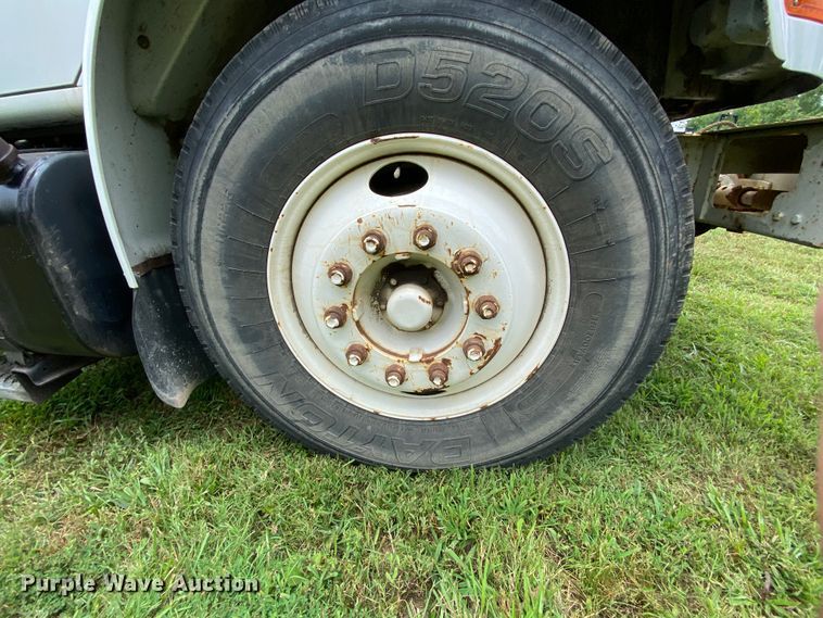 image for item HG9119 2001 International 4700  digger derrick truck