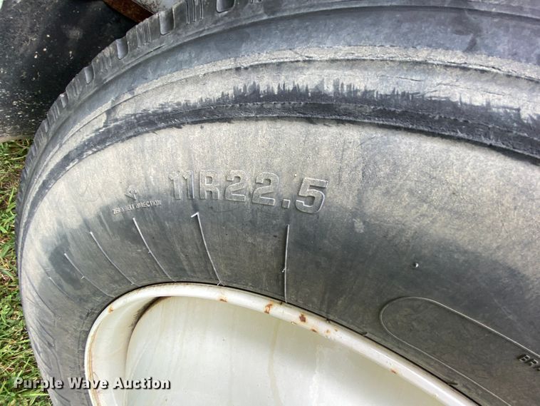 image for item HG9119 2001 International 4700  digger derrick truck