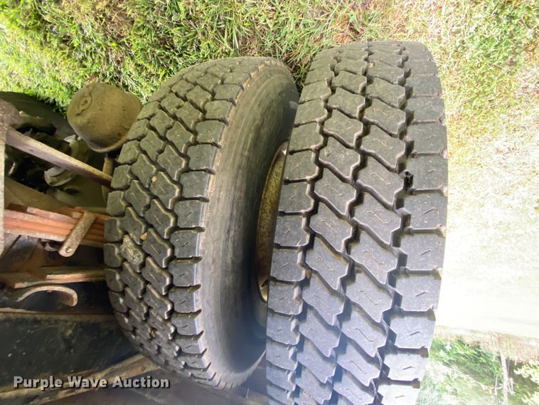 image for item HG9119 2001 International 4700  digger derrick truck