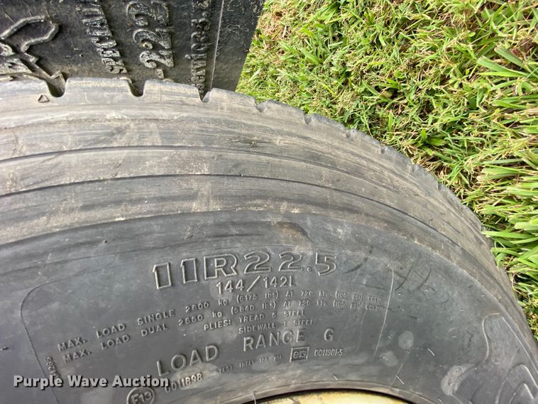 image for item HG9119 2001 International 4700  digger derrick truck