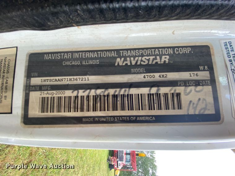 image for item HG9119 2001 International 4700  digger derrick truck