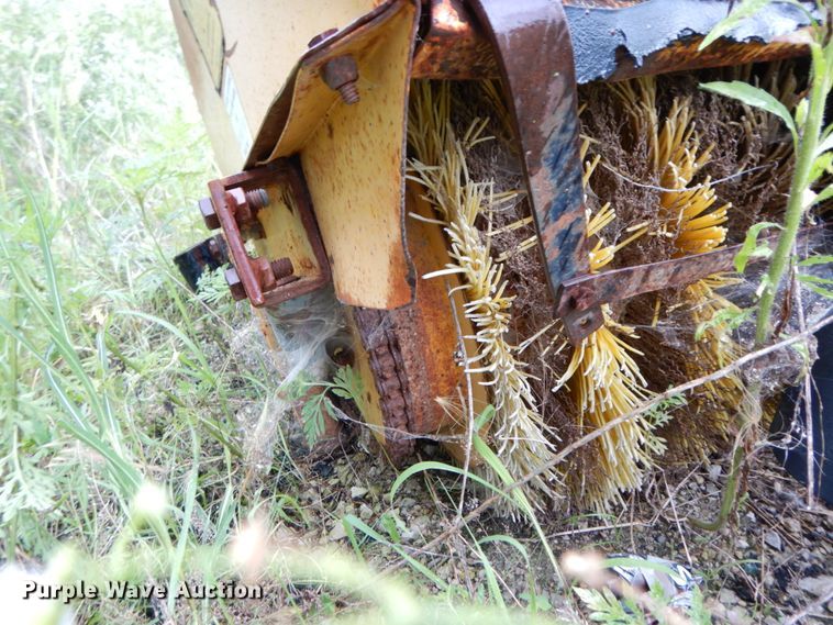 image for item HM9730 MB broom