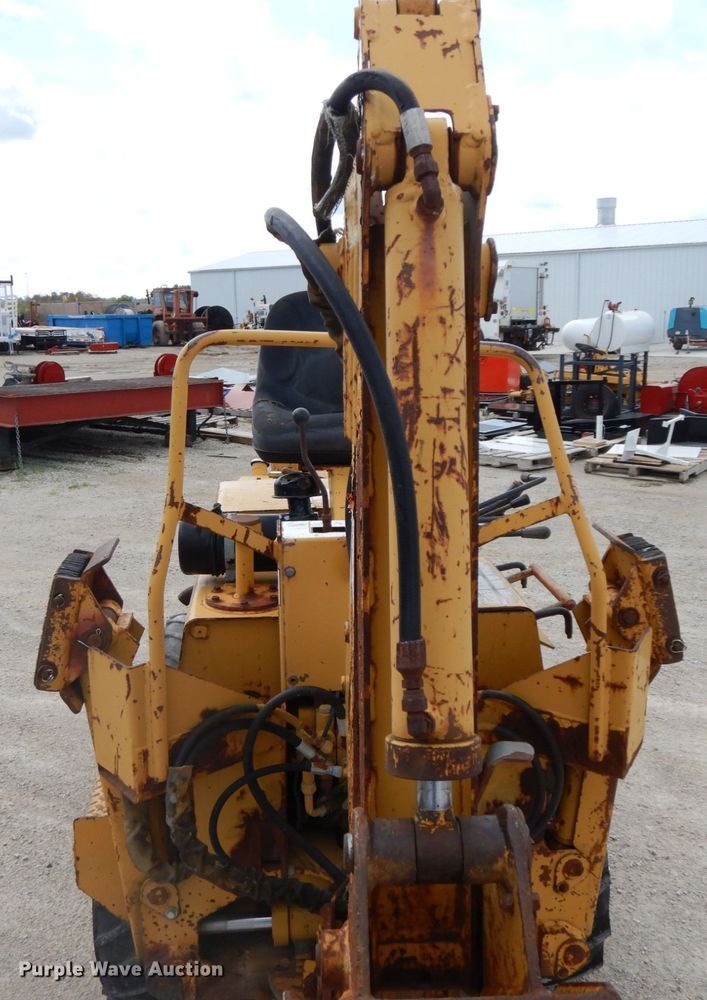 image for item HM9749 1997 Vermeer LM42  cable plow