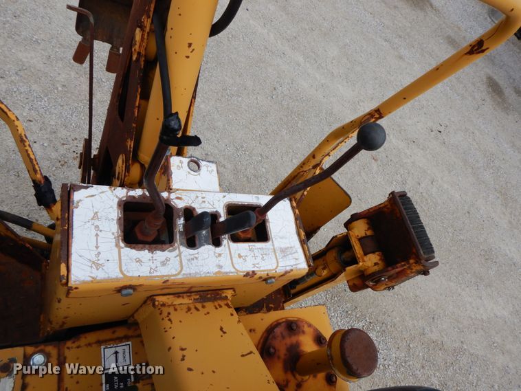 image for item HM9749 1997 Vermeer LM42  cable plow