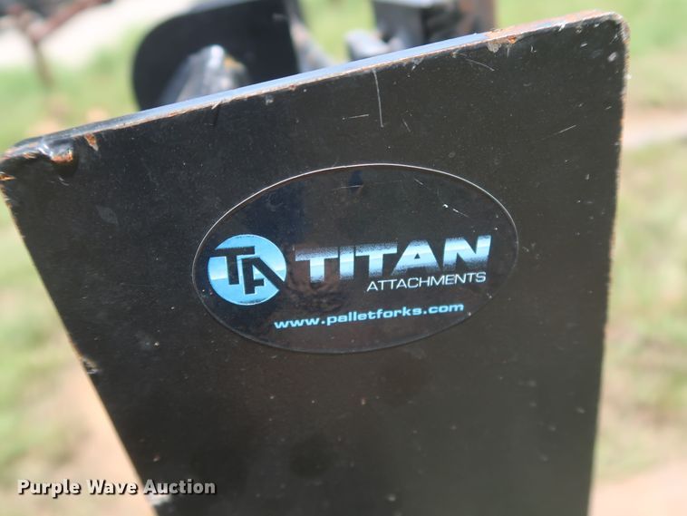 image for item HT9597 Titan pallet forks