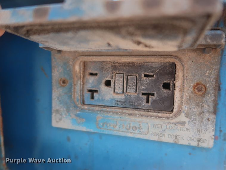 image for item HT9608 2008 Genie S-40  boom lift