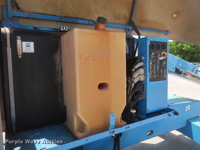 image for item HT9609 2006 Genie S40  boom lift