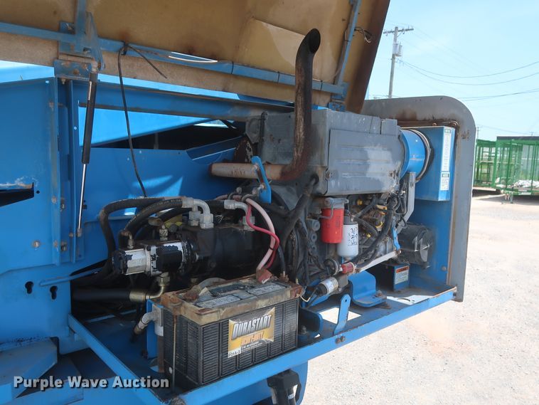 image for item HT9609 2006 Genie S40  boom lift