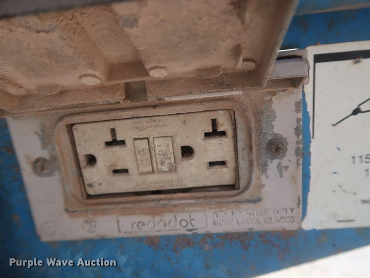 image for item HT9609 2006 Genie S40  boom lift