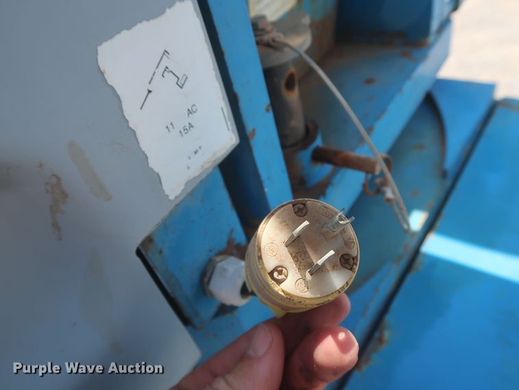 image for item HT9609 2006 Genie S40  boom lift