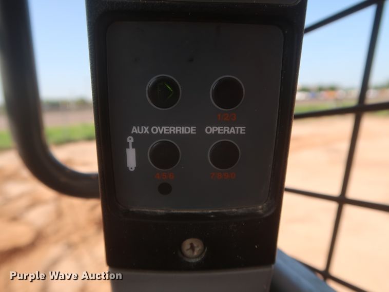 image for item HT9629 2018 Case TR270  tracked skid steer loader