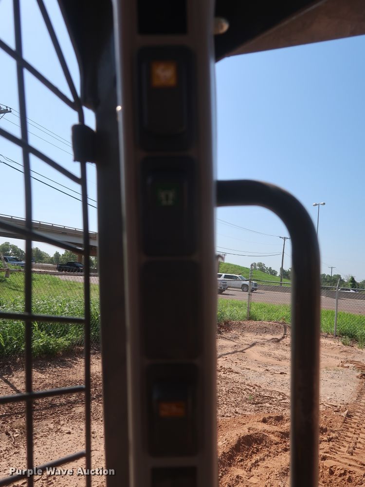 image for item HT9629 2018 Case TR270  tracked skid steer loader