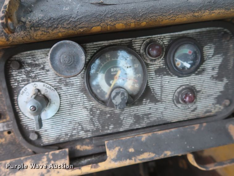 image for item HT9631 1977 Caterpillar 631D  water wagon