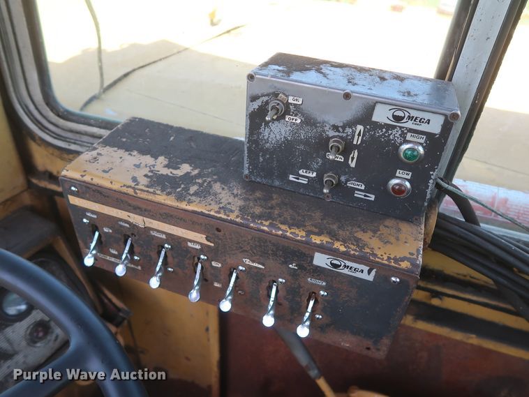 image for item HT9631 1977 Caterpillar 631D  water wagon