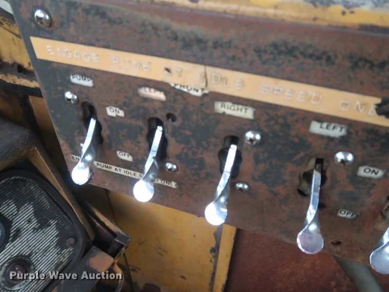 image for item HT9631 1977 Caterpillar 631D  water wagon