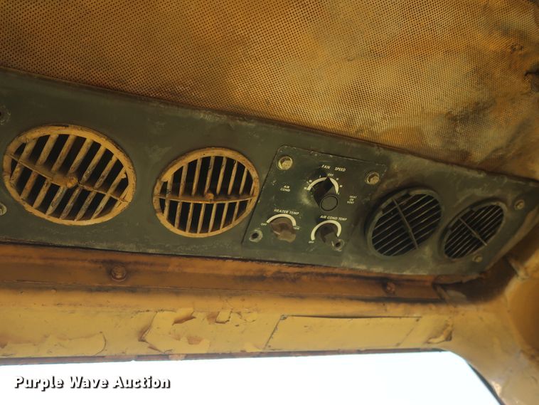 image for item HT9631 1977 Caterpillar 631D  water wagon