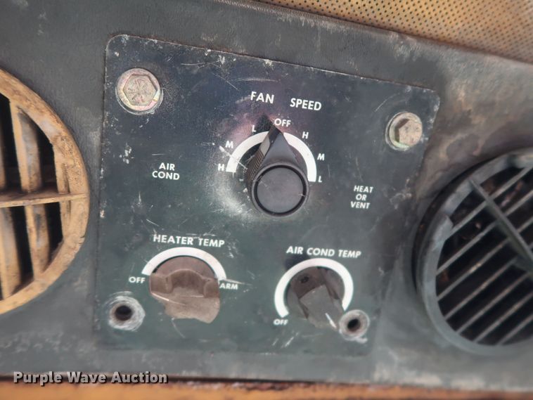 image for item HT9631 1977 Caterpillar 631D  water wagon