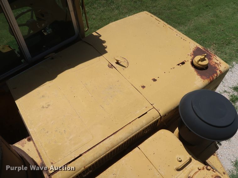 image for item HT9631 1977 Caterpillar 631D  water wagon