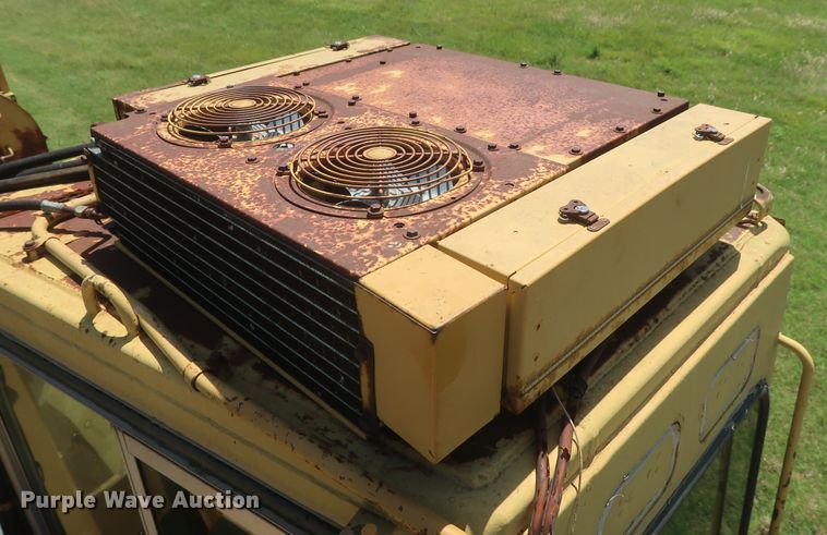 image for item HT9631 1977 Caterpillar 631D  water wagon