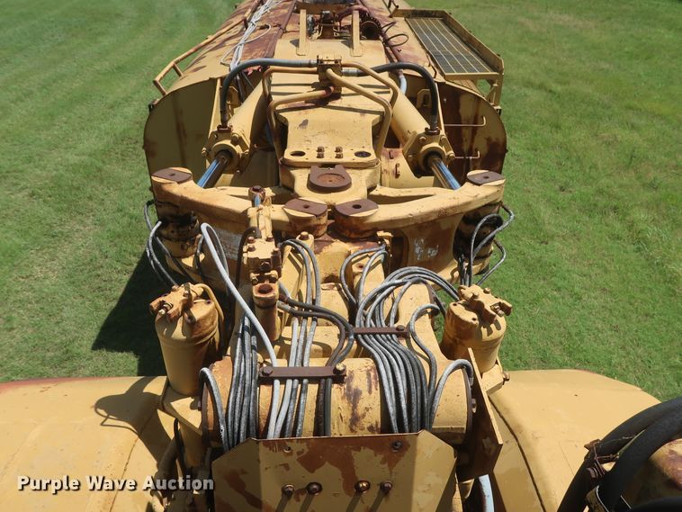 image for item HT9631 1977 Caterpillar 631D  water wagon