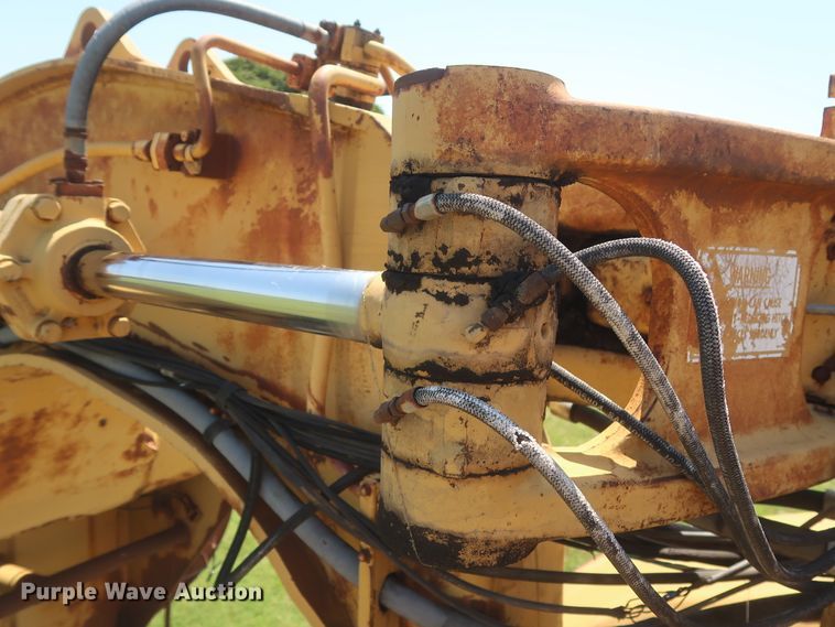 image for item HT9631 1977 Caterpillar 631D  water wagon