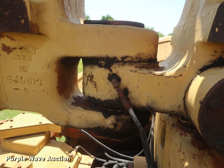 image for item HT9631 1977 Caterpillar 631D  water wagon