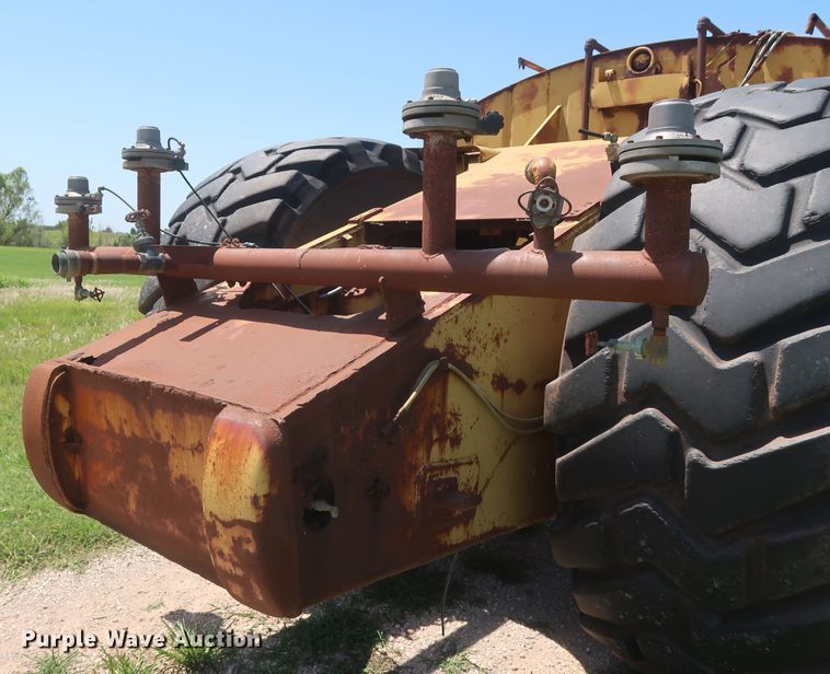 image for item HT9631 1977 Caterpillar 631D  water wagon