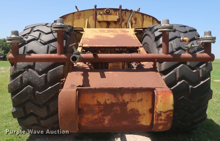 image for item HT9631 1977 Caterpillar 631D  water wagon