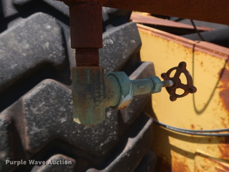 image for item HT9631 1977 Caterpillar 631D  water wagon