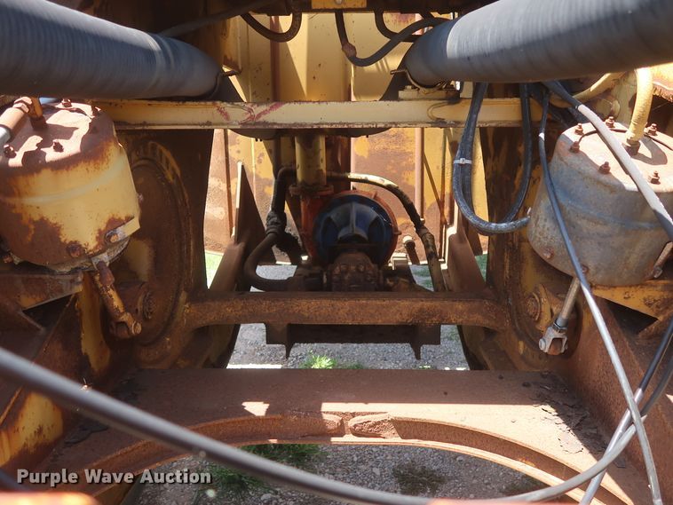 image for item HT9631 1977 Caterpillar 631D  water wagon