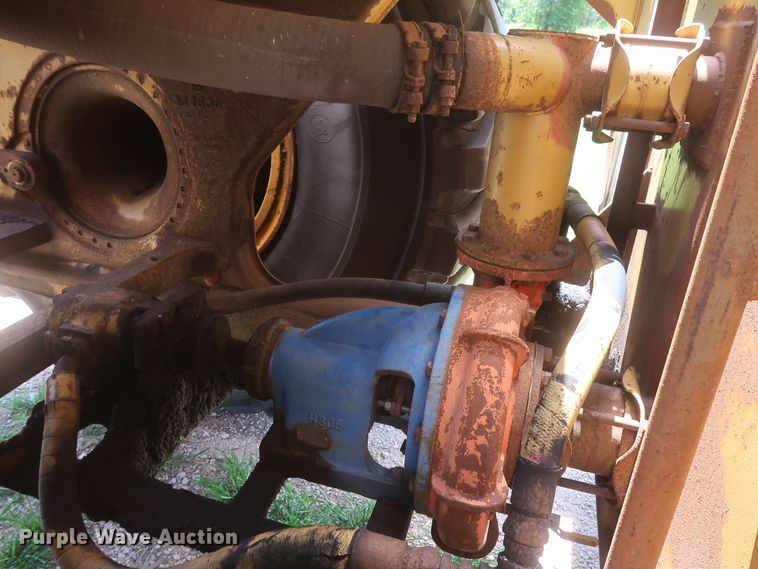 image for item HT9631 1977 Caterpillar 631D  water wagon